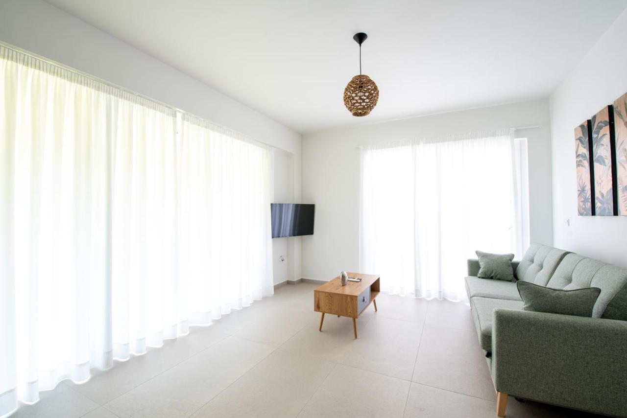 Ennea Suites-Earth Suite Flambouras ภายนอก รูปภาพ